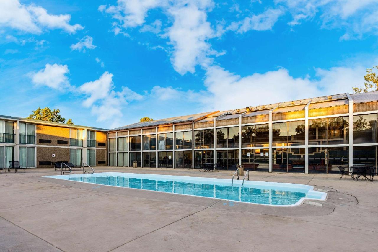Suburban Studios Canon City Exterior photo